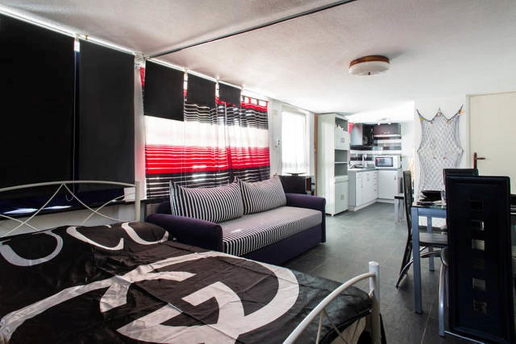 Wavedance Accommodation Salamís Eksteriør bilde